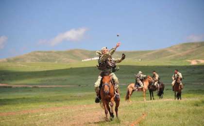 国际军事竞赛：哈萨克斯坦代表队获“马术”项目赛事第二名