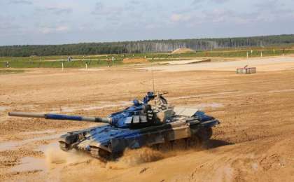 国际军事竞赛：哈萨克斯坦队成功晋级«坦克两项»半决赛