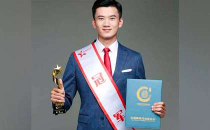 荣获中国最佳男模称号的哈萨克族小伙赛尔江