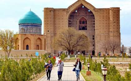 亚萨维陵寝启用电子售票系统