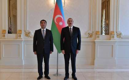 哈萨克斯坦大使向阿塞拜疆总统递交国书