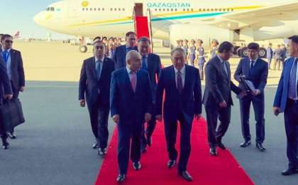 纳扎尔巴耶夫抵达巴库将出席突厥议会峰会