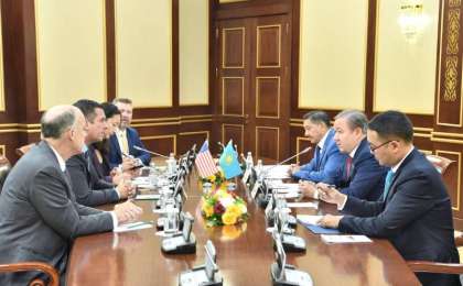 马吉利斯议长会见美国众议院议员