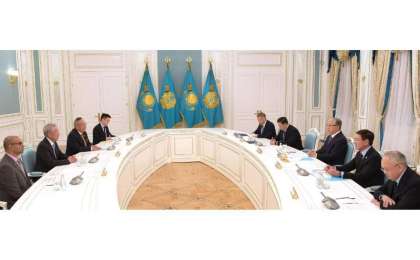 托卡耶夫总统会见新加坡国务资政张志贤