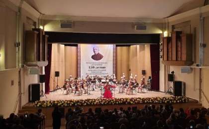 哈萨克斯坦国家学术民族志乐团在莫斯科演出