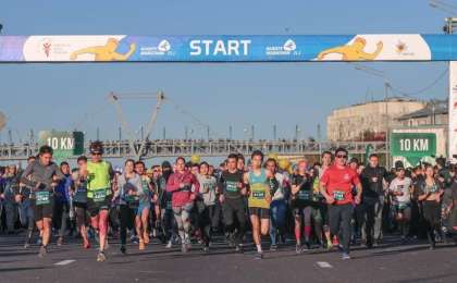 5000多名国内外选手参加阿拉木图半程马拉松