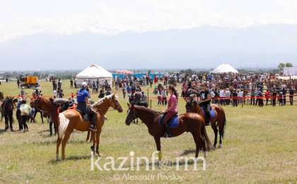 "伟大草原-游牧人世界"民俗文化节在阿拉木图举行