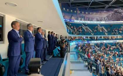 托卡耶夫总统出席总统杯国际冰球锦标赛开幕式