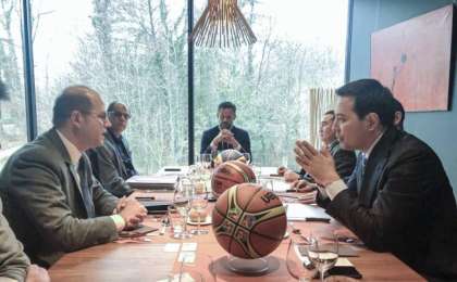 Қазақстан баскетбол федерациясының Президенті FIBA басшысымен кездесті