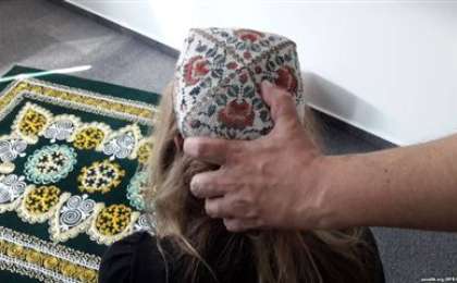 Екі кәсіпкер 13 жастағы қызды зорлаған