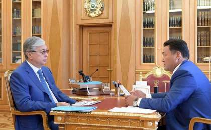 托卡耶夫总统接见巴甫洛达尔州州长