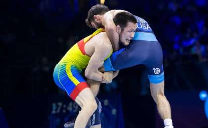 Әміртаев жеңіліске ұшырап, Санаев келесі кезеңге өтті