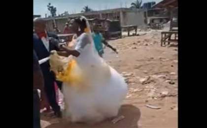 Күйеуінің екінші рет үйленгенін білген әйелі тойдың шырқын бұзды