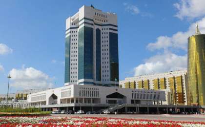 Қара халықты ашындырма, айналайын Үкімет!