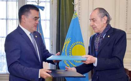 哈萨克斯坦与阿根廷签署外交培训谅解备忘录