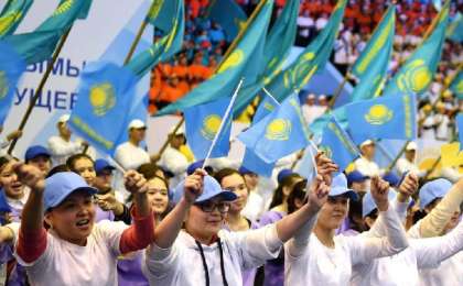 总统称赞哈萨克斯坦青年--有知识、有思想、热爱祖国