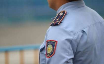 Талдықорғанда полицей қонақүй қызметкерінен ақша бопсалаған