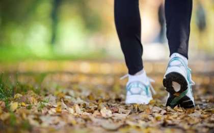 ​Ғалымдар күніне қанша серуендеу керектігін атады