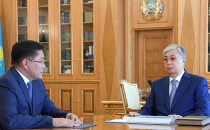 托卡耶夫总统接见奇姆肯特市市长