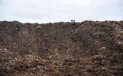 ​Үндістандағы «қоқыс тауының» биіктігі Тәж Махалға жеткен