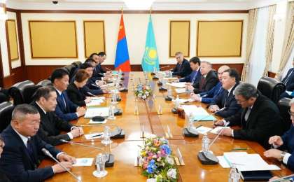 哈蒙政府总理签署一系列合作协议