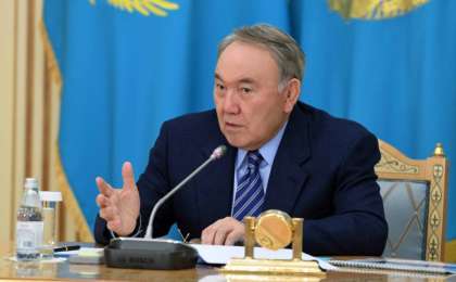 首任总统高度评价参议院工作成果