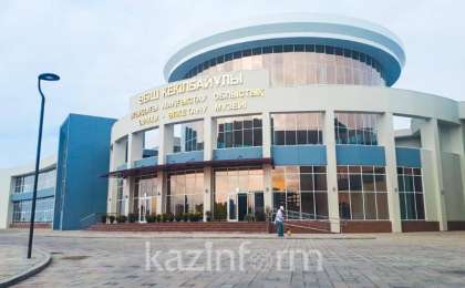 托卡耶夫总统参访曼格斯套州文化历史博物馆