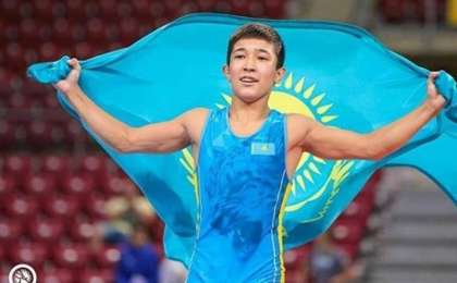 哈萨克斯坦少年获得国际青少年摔跤赛冠军