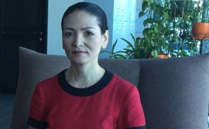 ​Бір топ әйел Сәуле Әбединованы соққыға жыққан