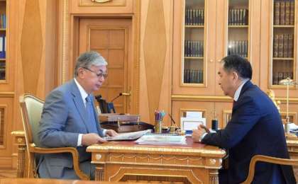 总统接见阿拉木图市市长萨金塔耶夫