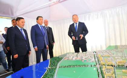 政府总理视察阿克莫拉州