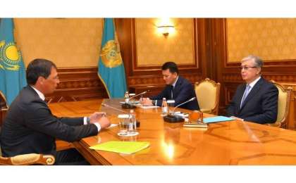 托卡耶夫总统接见国家社会信任会议成员