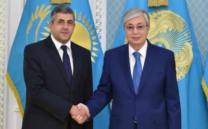 托卡耶夫总统会见联合国世界旅游组织秘书长