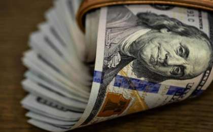 今日美元兑坚戈终盘汇率1:379.88