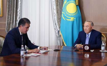 首任总统接见首任总统基金会执行董事