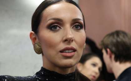 Алсу оқырмандарын қарсаққа теңеген |