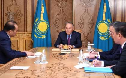 纳扎尔巴耶夫会见突厥议会秘书长会