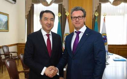 阿拉木图市长会见俄罗斯总领事