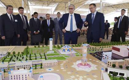 哈萨克斯坦总统视察”古塔拉兹“考古遗址公园