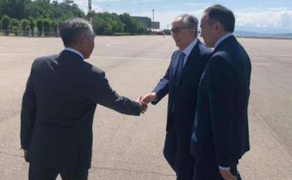 托卡耶夫总统抵达江布尔州开始视察