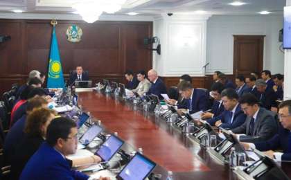 总理：首都轻轨项目将有助于国内公共交通的发展