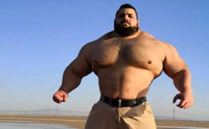 Ирандық Халк пен бразилиялық Халк MMA ережесі бойынша төбелеседі