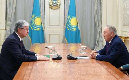 纳扎尔巴耶夫会见托卡耶夫总统