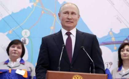 Путин билікті сыйламау мен "фейк" үшін жаза қолдану туралы заңға қол қойды