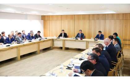 阿斯哈尔·马明主持召开首都发展委员会会议