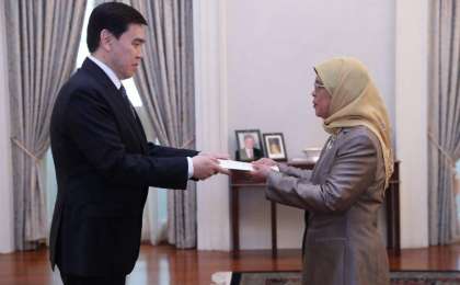 哈萨克斯坦驻新加坡大使向该国总统递交国书