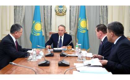 纳扎尔巴耶夫接见哈萨克斯坦和睦大会副主席