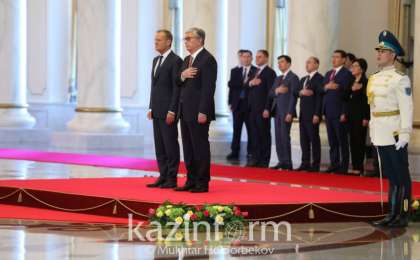 托卡耶夫总统会见欧洲理事会主席图斯克