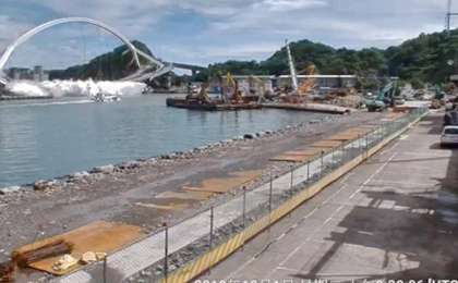 台湾宜兰苏澳大桥倒塌造成多人伤