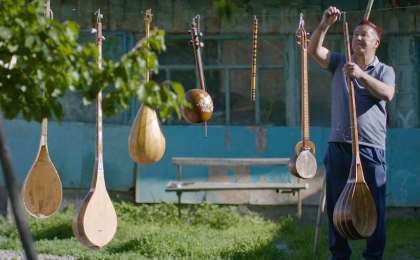 讲述维吾尔艺术家的哈萨克斯坦纪录片荣获国际大奖